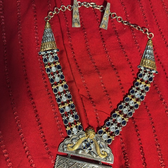 Sale‼️Silver and Gold long Necklace with Blue Highlights - Picture 2 of 7